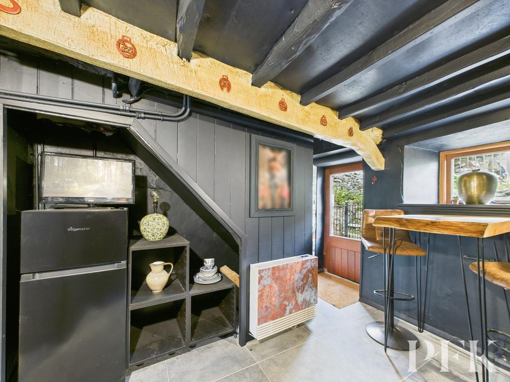 2 Midtown - Kitchen