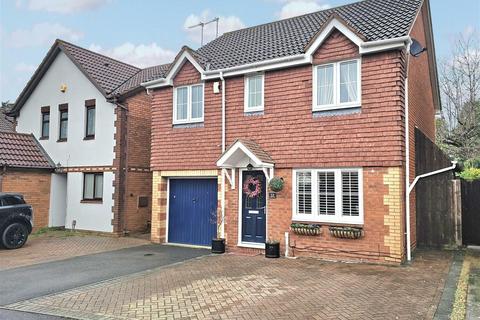 4 bedroom detached house for sale - Stocken Close, Hucclecote, Gloucester