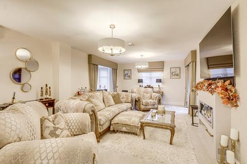 4 bedroom detached house for sale, Regal Avenue, Hockley, SS5