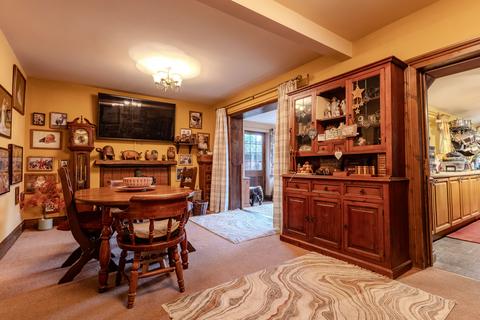 4 bedroom semi-detached house for sale, Holmer Road, Hereford, HR4