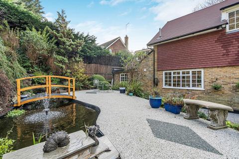 4 bedroom detached house for sale, Southview Road, Warlingham CR6
