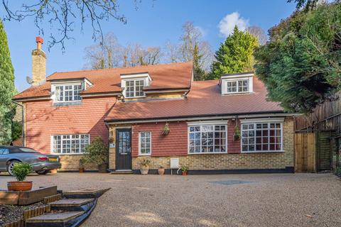 4 bedroom detached house for sale, Southview Road, Warlingham CR6
