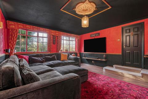 4 bedroom detached house for sale, Southview Road, Warlingham CR6