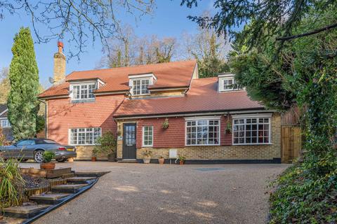 4 bedroom detached house for sale, Southview Road, Warlingham CR6