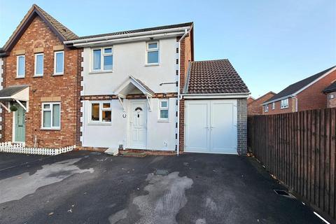 3 bedroom end of terrace house for sale - Stocken Close, Hucclecote