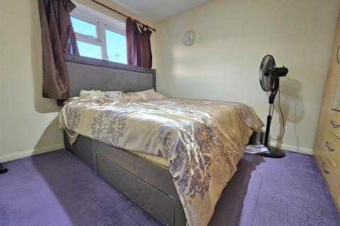 3 bedroom end of terrace house for sale, Stocken Close, Hucclecote