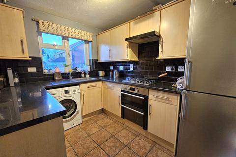3 bedroom end of terrace house for sale, Stocken Close, Hucclecote