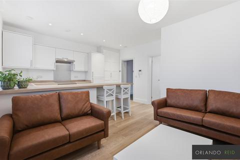 1 bedroom apartment to rent, Cadmus Close, London