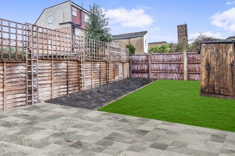 3 bedroom terraced house for sale, Oliver Road, London E17