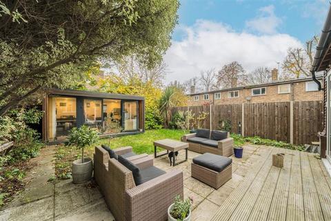 3 bedroom end of terrace house for sale, Clarence Crescent, London SW4