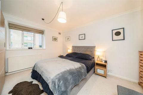 3 bedroom end of terrace house for sale, Clarence Crescent, London SW4