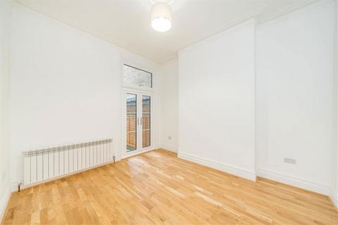 4 bedroom terraced house for sale, Crescent Lane, London SW4