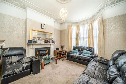 4 bedroom terraced house for sale, Abbeville Road, London SW4