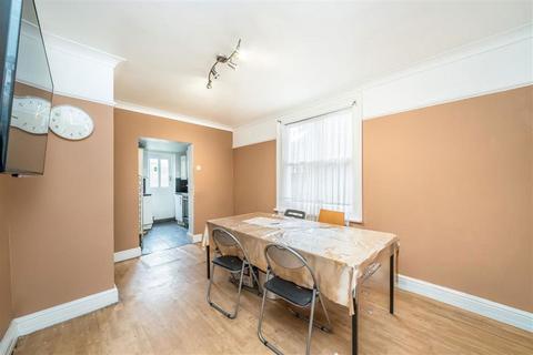 4 bedroom terraced house for sale, Abbeville Road, London SW4