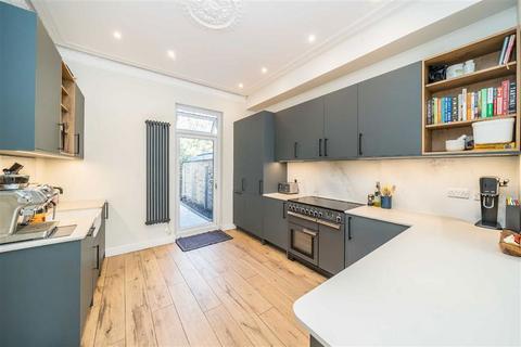 2 bedroom flat for sale, Abbeville Road, London SW4