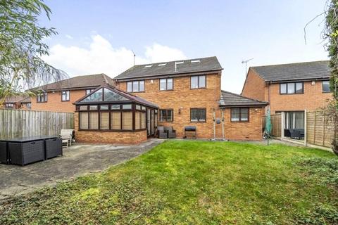 undefined, Sword Gardens, Rushey Platt, Swindon, Wiltshire, SN5