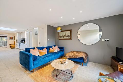 2 bedroom end of terrace house for sale, Lyham Road, London, SW2