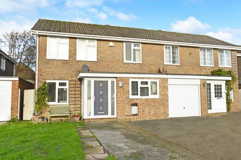 Pamplyn Close, Lymington, SO41