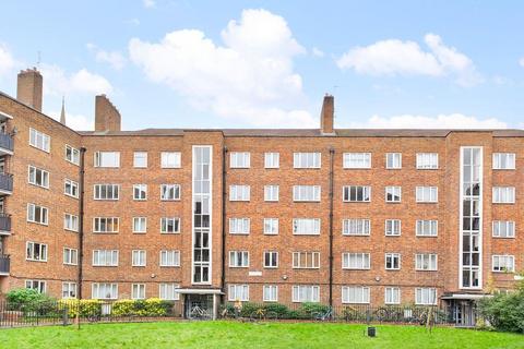 3 bedroom flat for sale, Stoke Newington Church Street, London N16