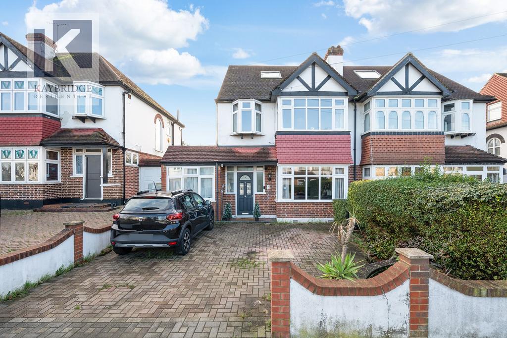 Stoneleigh Park Road, Epsom - KT19 0 QT