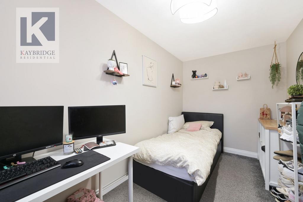 Stoneleigh Park Road, Epsom - KT19 0 QT