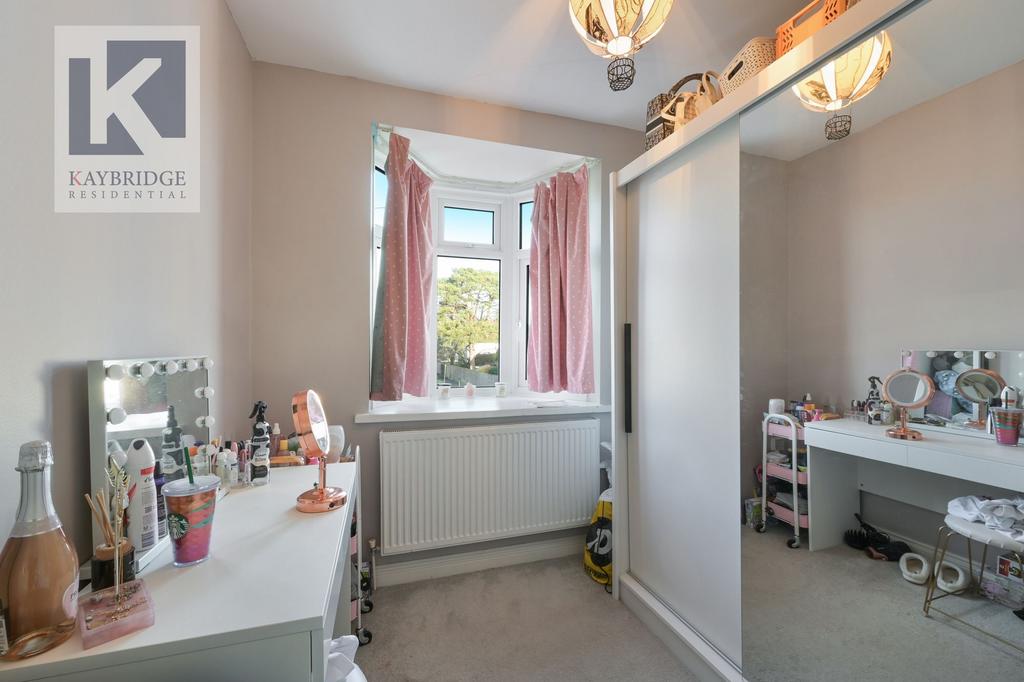 Stoneleigh Park Road, Epsom - KT19 0 QT