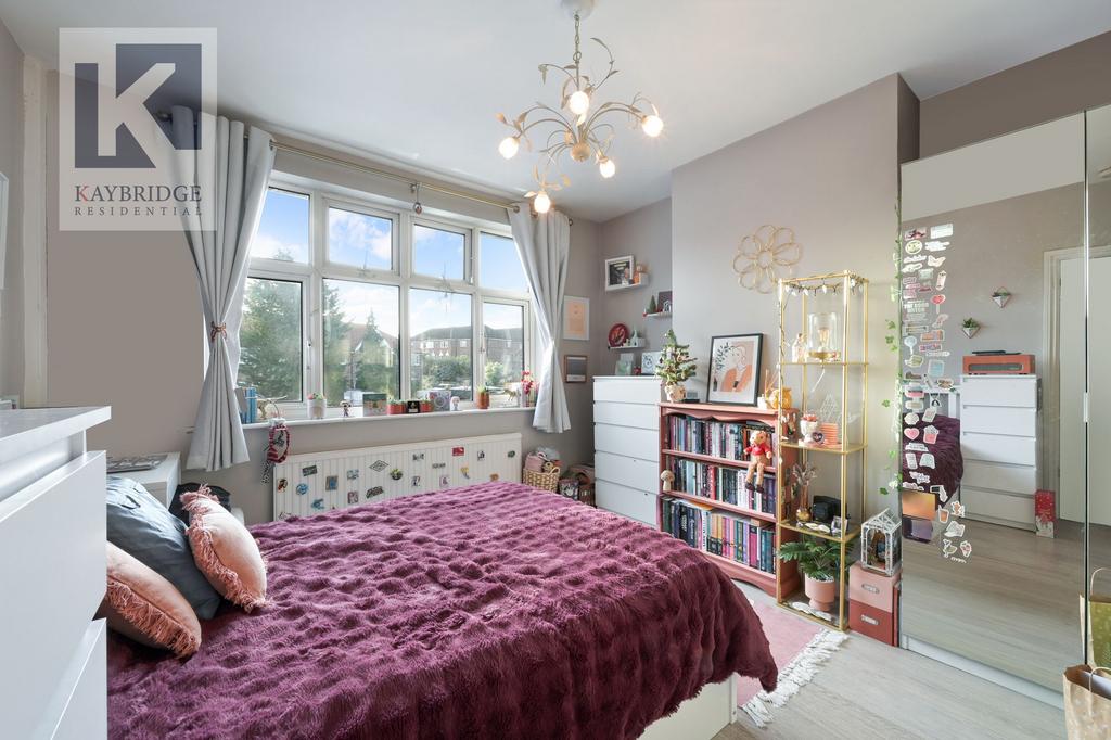 Stoneleigh Park Road, Epsom - KT19 0 QT