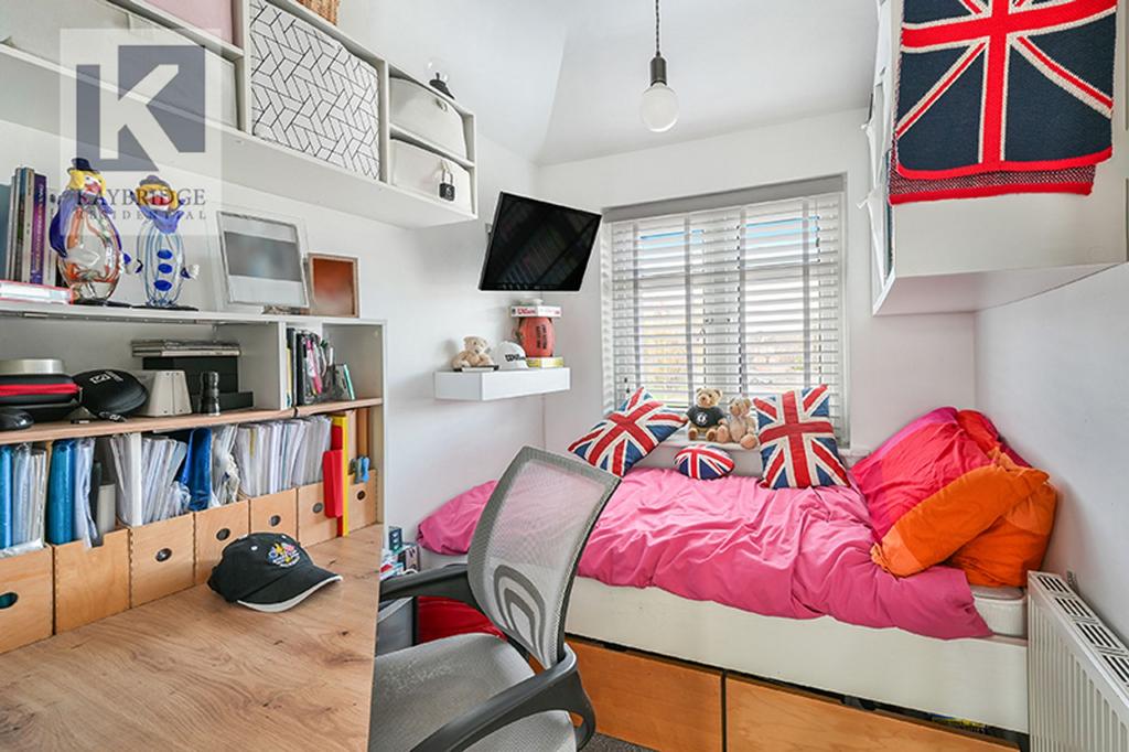 Ruxley Lane, Epsom - KT19 9 EX