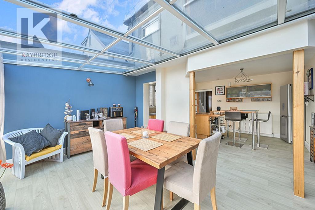 Ruxley Lane, Epsom - KT19 9 EX