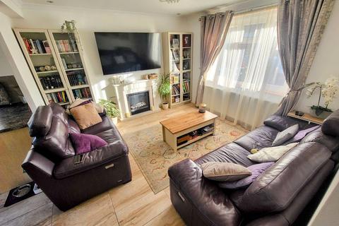 3 bedroom semi-detached house for sale, Annesley Road, Newport Pagnell