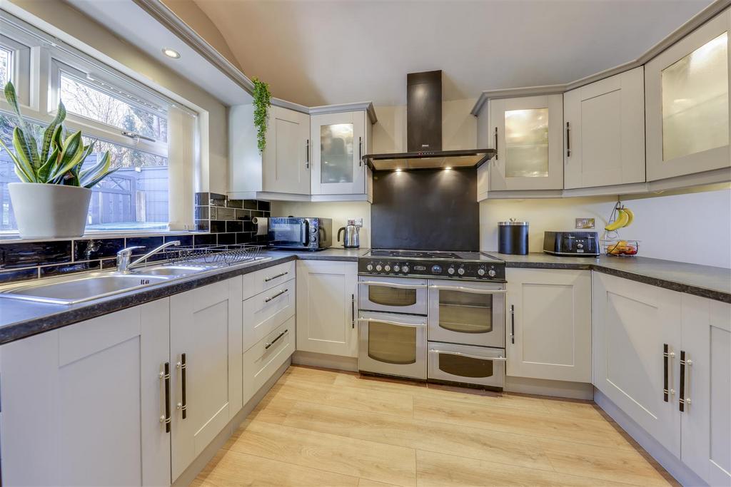Kitchen Alt