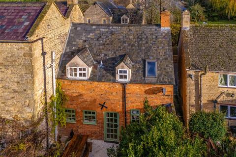 undefined, Main Street, Bledington OX7