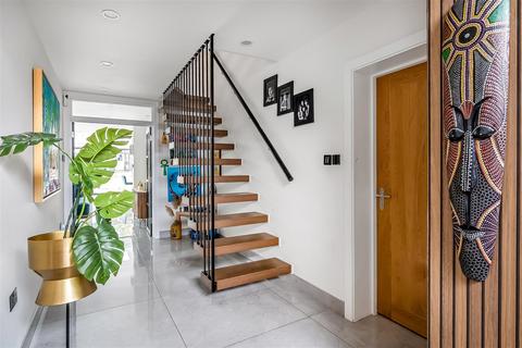 6 bedroom semi-detached house for sale, Stoneleigh Park Road, Epsom