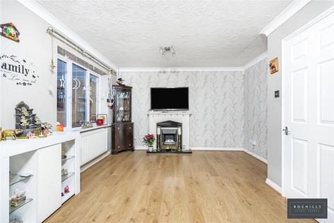 4 bedroom end of terrace house for sale, Danesfield Close, Walton-on-Thames, Surrey, KT12