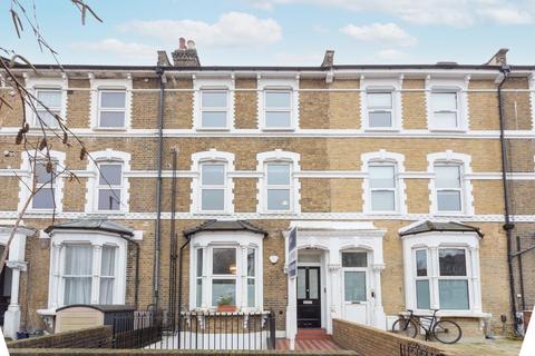 2 bedroom flat for sale, Stoke Newington Common, London, N16