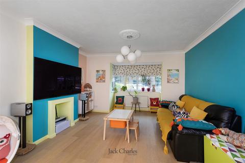 4 bedroom semi-detached house for sale, Hillingdon Avenue, Sevenoaks
