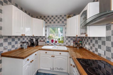 4 bedroom semi-detached house for sale, Hillingdon Avenue, Sevenoaks