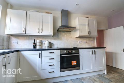 2 bedroom end of terrace house for sale, High Street, Swindon