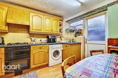 3 bedroom terraced house for sale, Imber Walk, Swindon