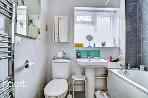 2 bedroom bungalow for sale, Harlech Close, Swindon