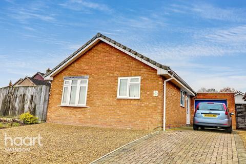undefined, Harlech Close, Swindon