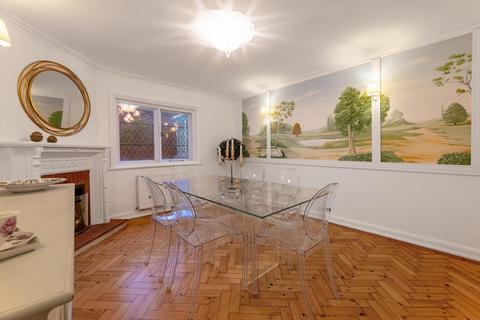 4 bedroom semi-detached house for sale, Lower Cookham Road Maidenhead, Berkshire SL6 8JZ