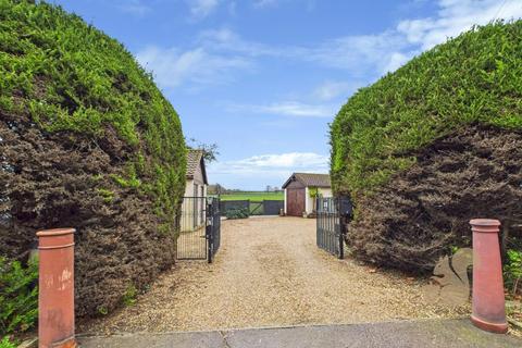 3 bedroom detached bungalow for sale, Coggeshall Road, Braintree CM77