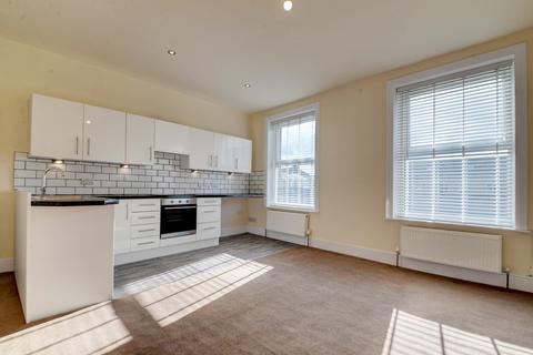 3 bedroom flat to rent, Water Street, Earby, BB18