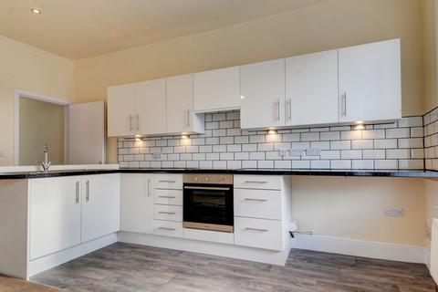 3 bedroom flat to rent, Water Street, Earby, BB18