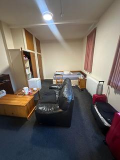 1 bedroom house to rent, North Road, Bristol BS6