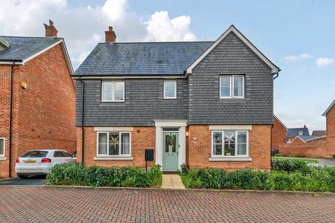 4 bedroom detached house for sale - Manu Marble Way, Gloucestershire GL1