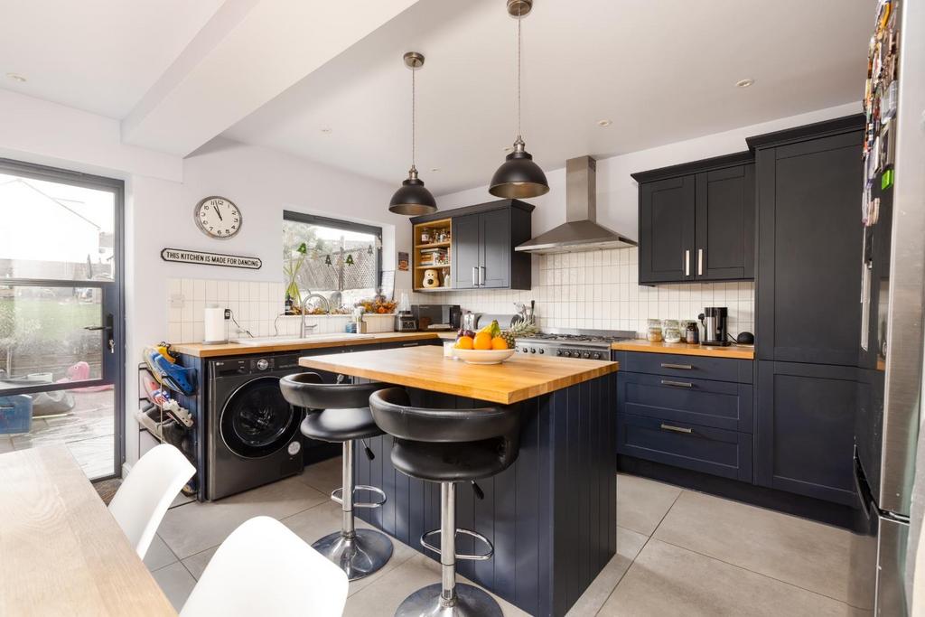 199 Luckwell Road, BS3-25.jpg