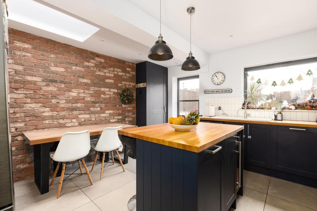 199 Luckwell Road, BS3-24.jpg