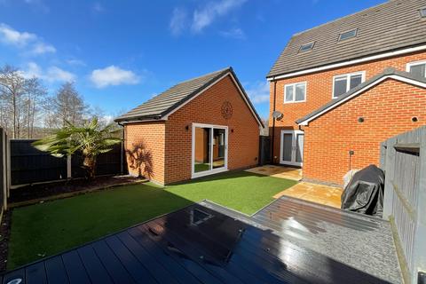 4 bedroom semi-detached house for sale, Harold Hines Way, Stoke-On-Trent, ST4